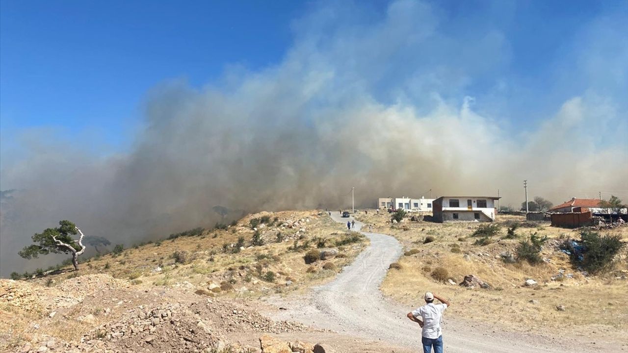 Çanakkale’de Orman Yangını: Tahliye İşlemleri Başlatıldı