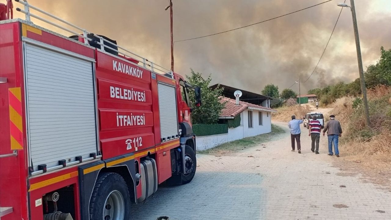 Çanakkale'de Tarım Arazisinde Yangın Alarmı