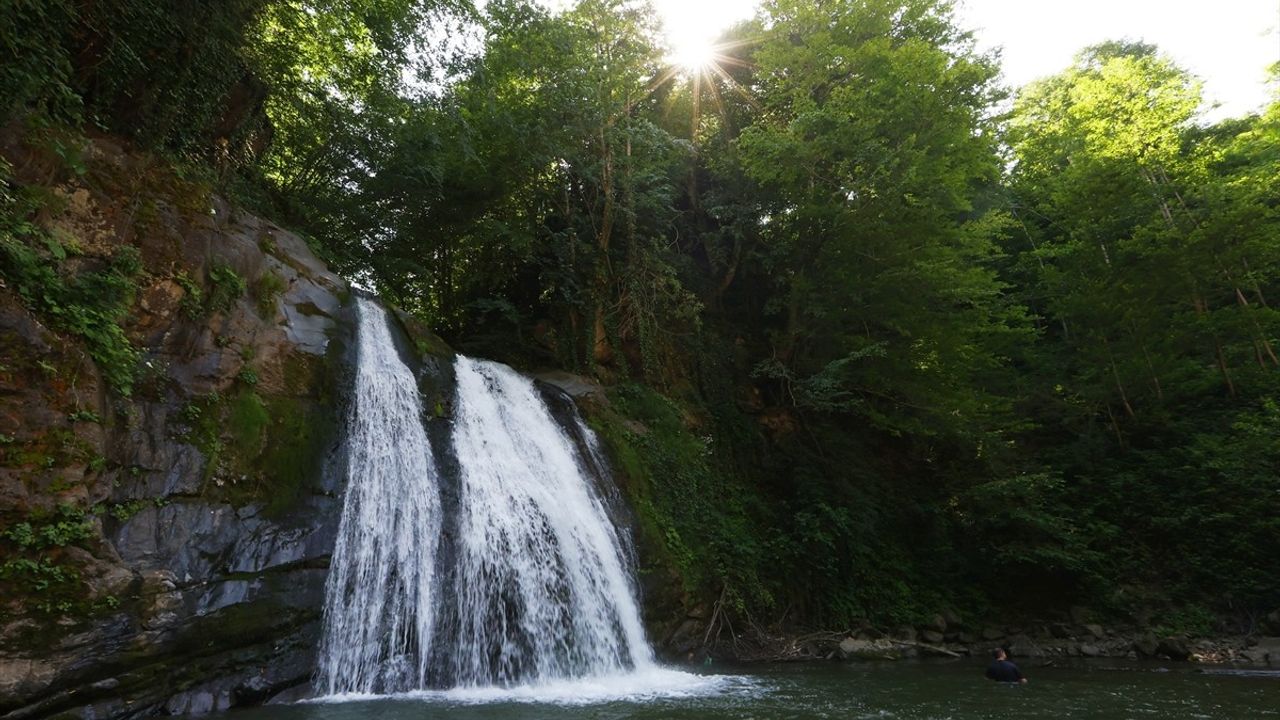 Canikdere Şelalesi: Trabzon'un Doğal Cenneti