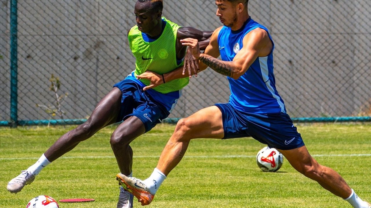 Çaykur Rizespor'un Erzurum Kampı Devam Ediyor