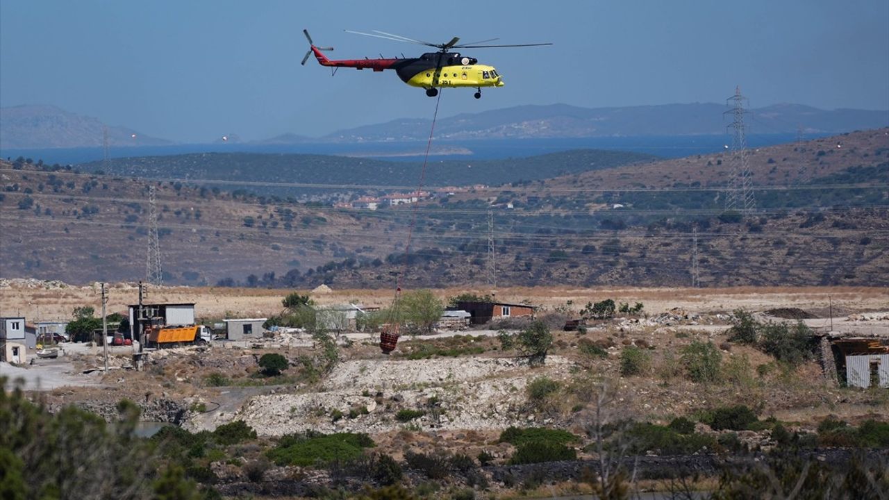 Çeşme'deki Orman Yangınına Müdahale Devam Ediyor