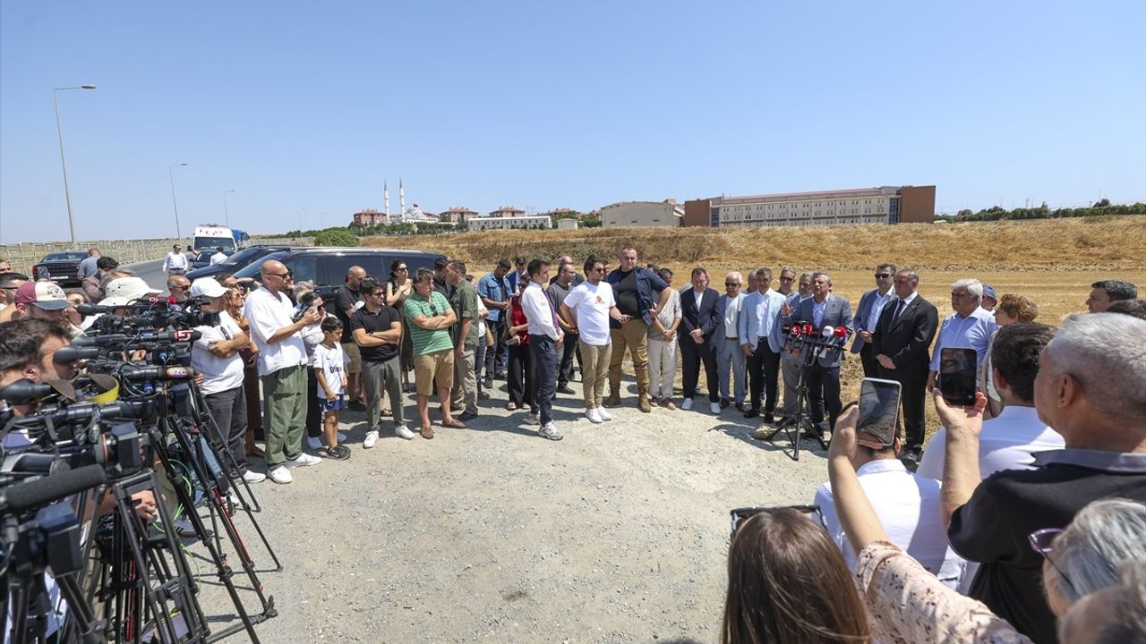 CHP Genel Başkanı Özel'den İmamoğlu'na Destek Ziyareti