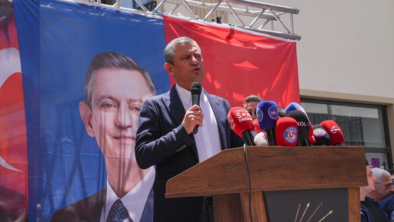 CHP Genel Başkanı Özgür Özel'den İzmir Belediyesine Yönelik Yolsuzluk Soruşturması Açıklaması