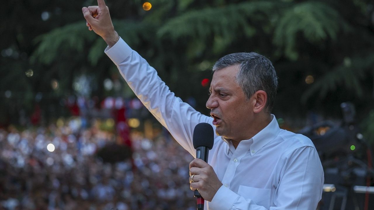 CHP Genel Başkanı Özgür Özel'den Trabzon Mitinginde Önemli Açıklamalar