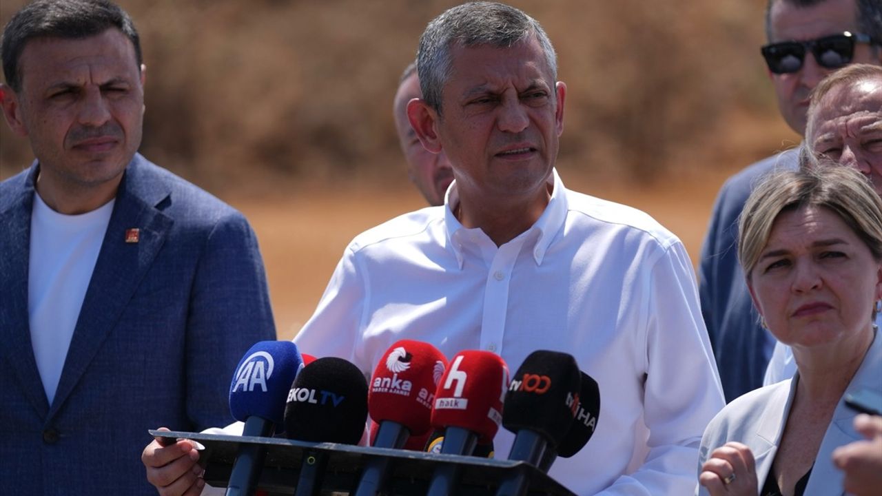 CHP Lideri Özgür Özel'den İmamoğlu'na Destek Ziyareti