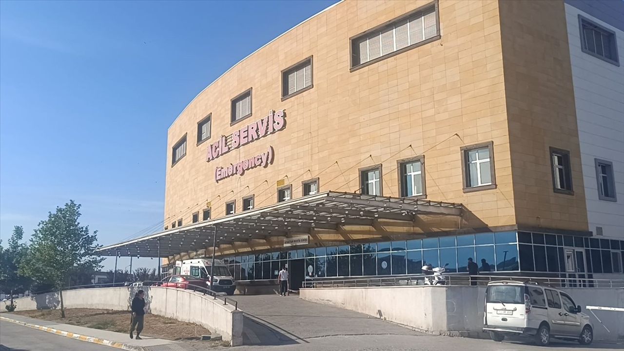 Çorum'da 5. Kattan Düşen Çocuk Hayatını Kaybetti