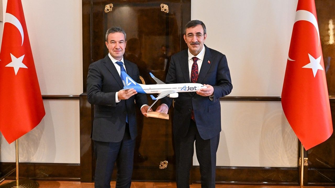 Cumhurbaşkanlığı Külliyesi'nde AJet Görüşmesi