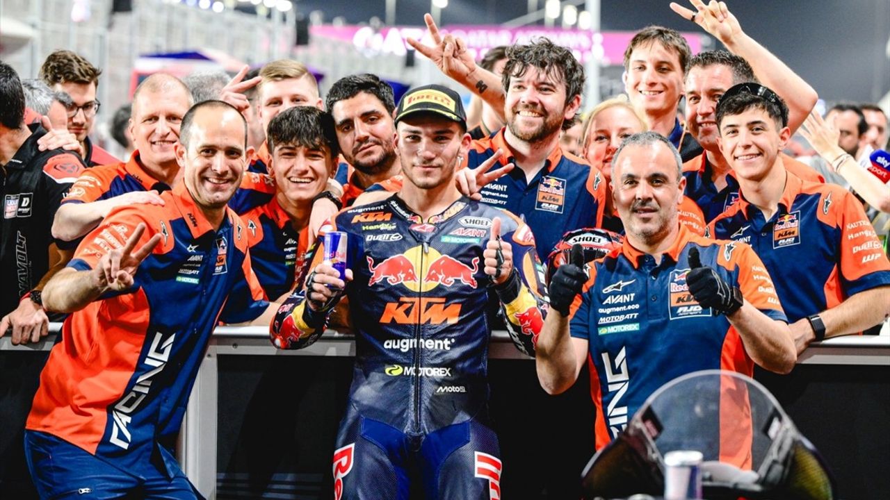 Deniz Öncü, Almanya'da Moto2 Yarışını Kazandı