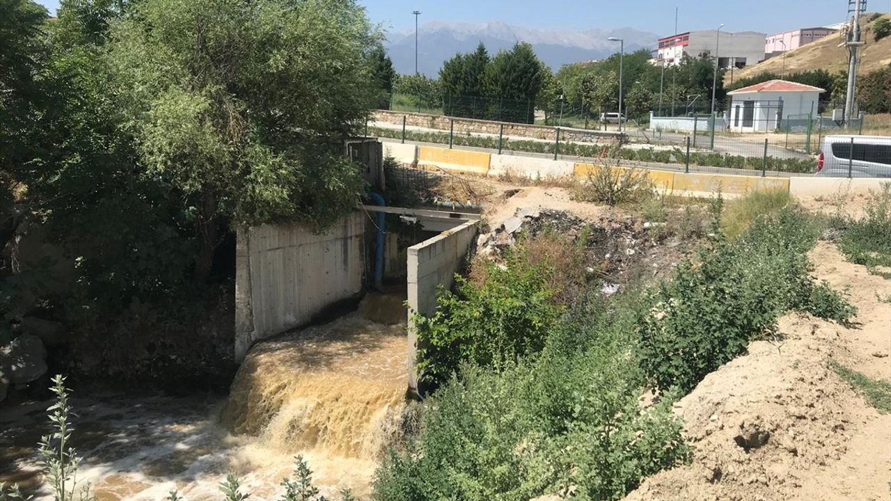 Denizli'de DESKİ'ye Çiftçilerin Sularını Kirletme Cezası