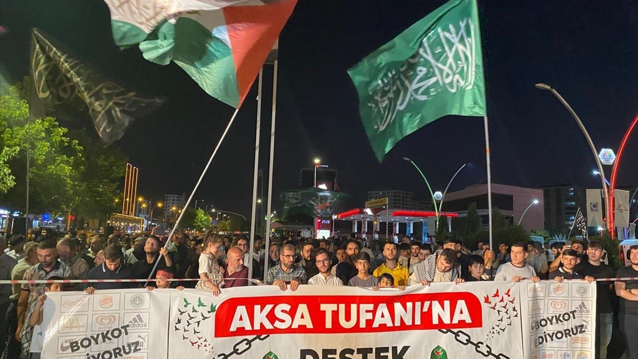 Diyarbakır'da Gazze İçin Protesto Gösterisi