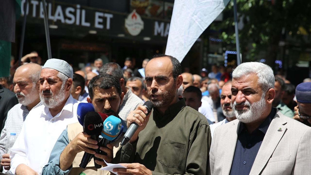 Diyarbakır'da Hazreti Muhammed'in Karikatürüne Tepki