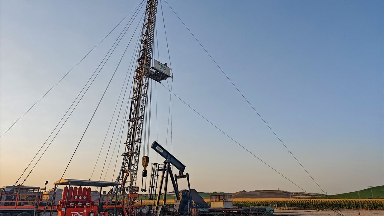 Diyarbakır'daki Petrol Sondaj Kuyusundaki Yangın: 8 Yaralı