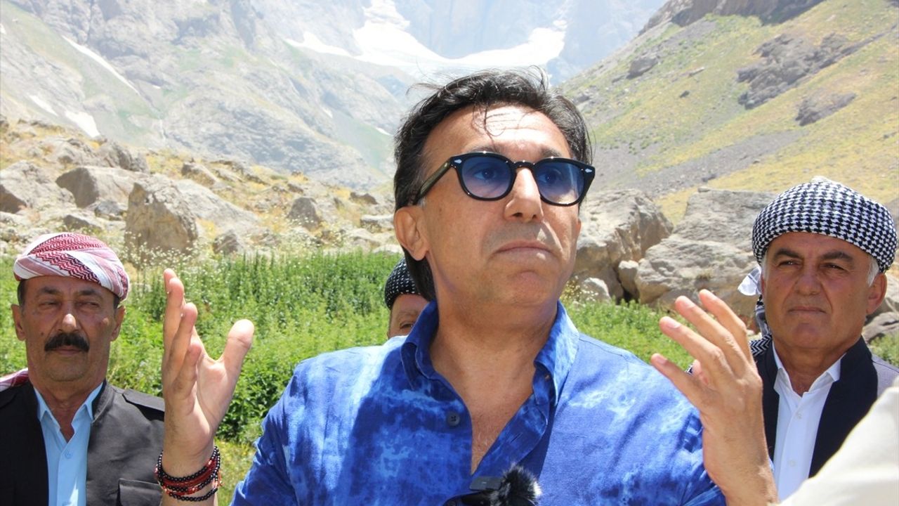 Dosso Dossi Hakkari'nin Güzelliklerini Tanıtacak