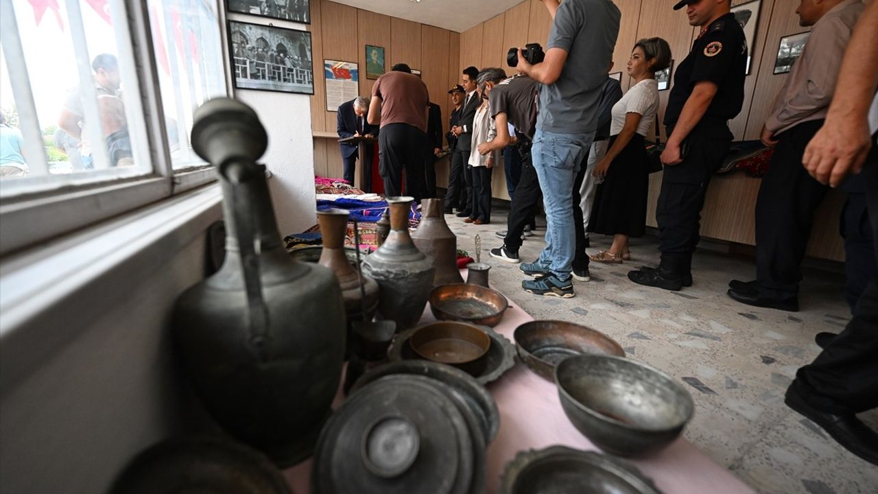 Düzce'de Atatürk'ü Anma Etkinliği: Ayran Akıtıldı