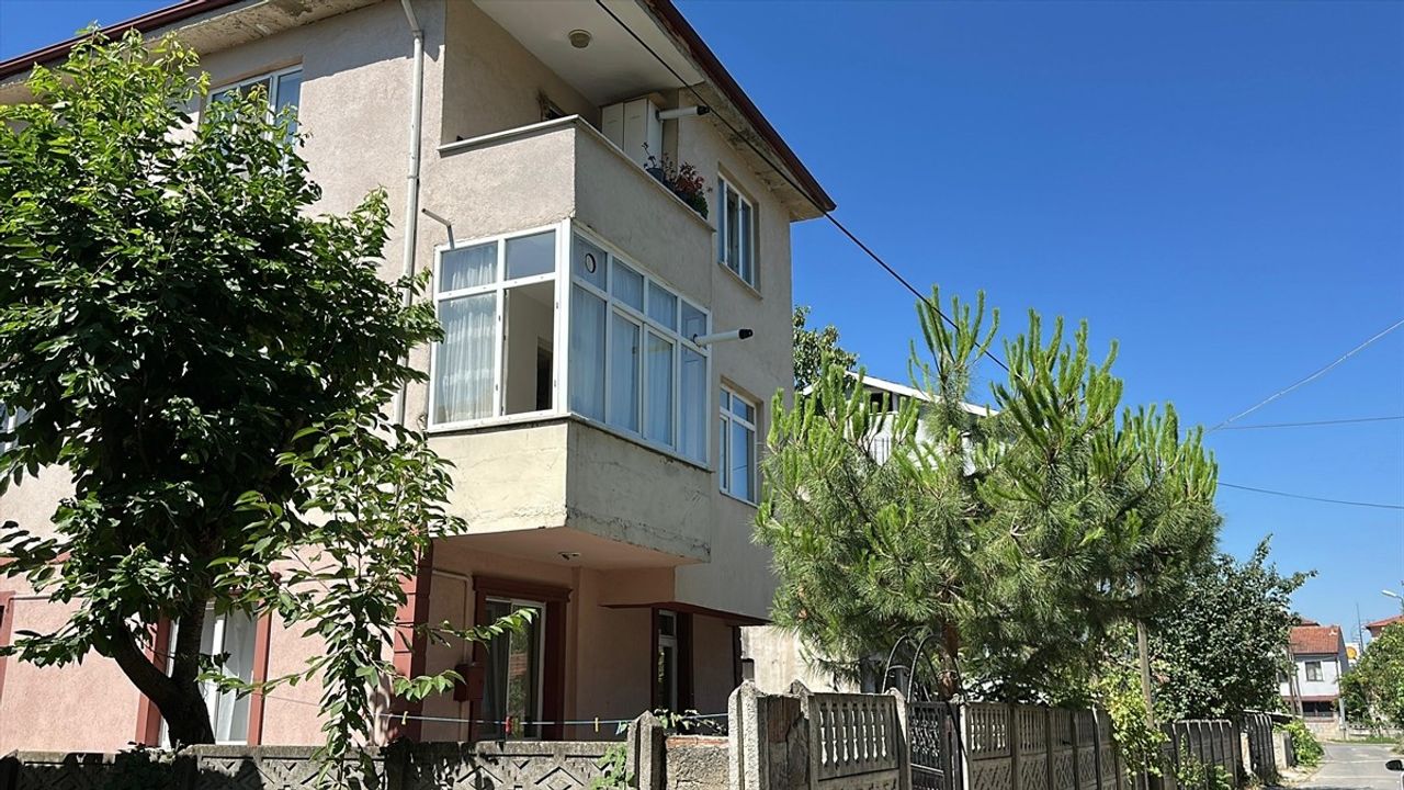 Düzce'de Karısıyla Tartışan Adam Bıçaklandı, Hayatını Kaybetti