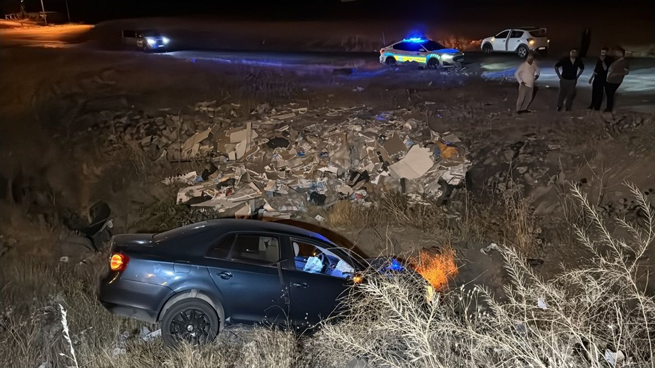 Elazığ'da Devrilen Otomobil Kazasında 5 Yaralı