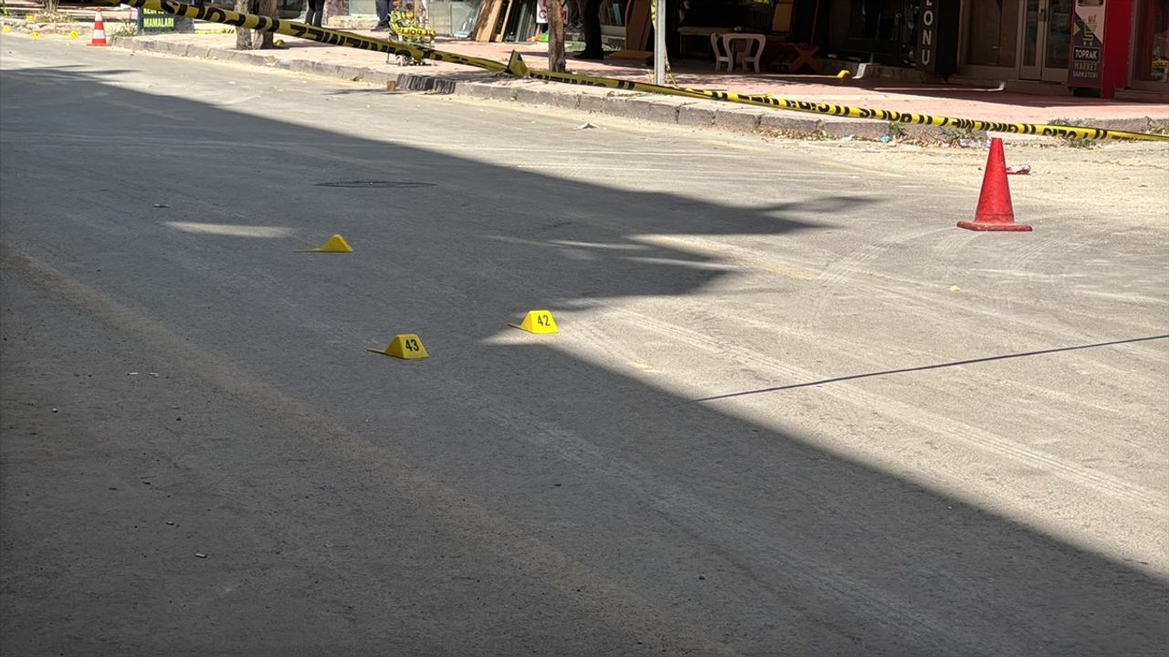 Elazığ'da Polis Memuruna Saldırı: 1 Yaralı
