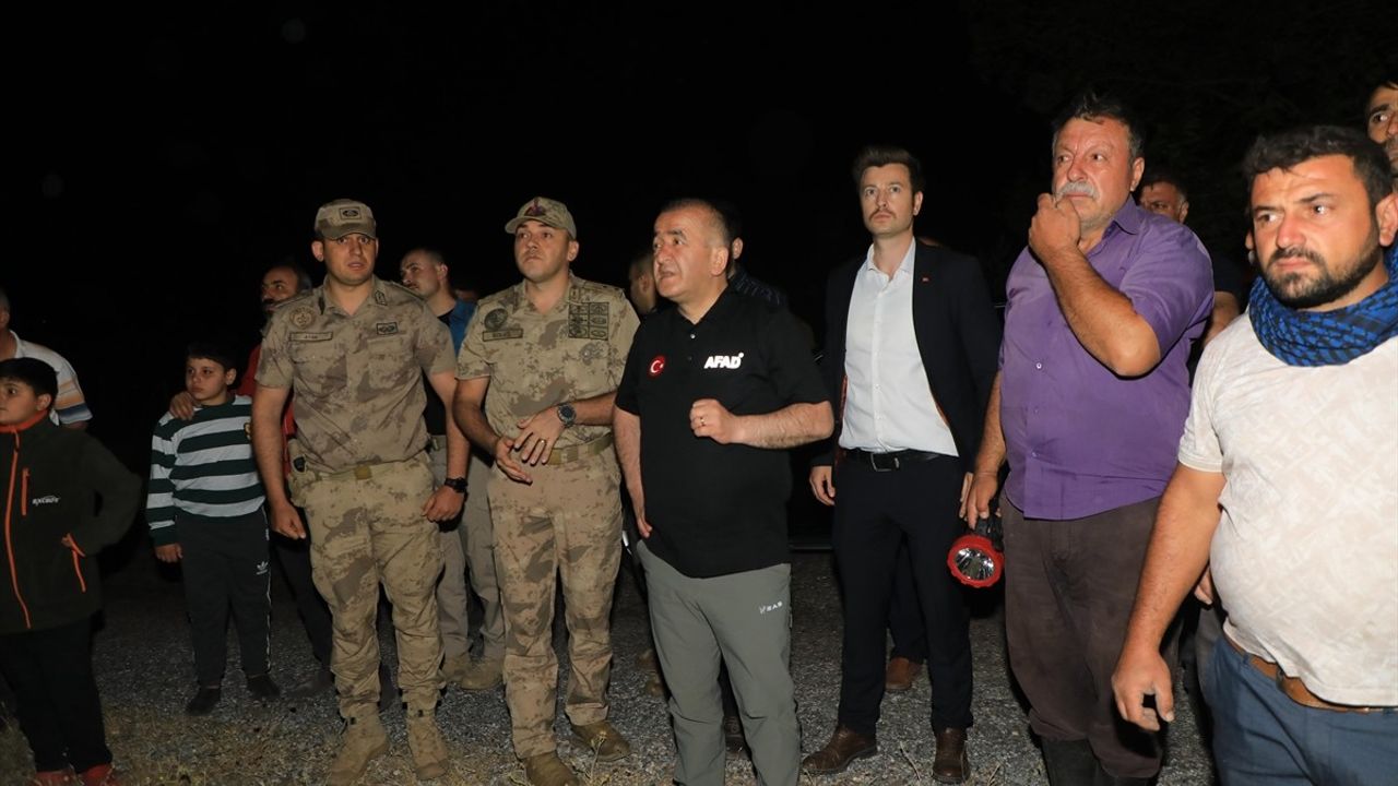 Elazığ'daki Örtü Yangını Kontrol Altına Alındı
