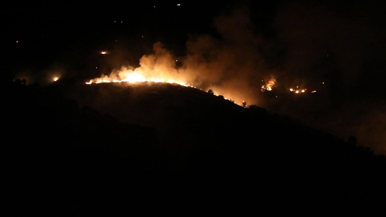 Elazığ'daki Yangın Kontrol Altında, Soğutma Çalışmaları Devam Ediyor