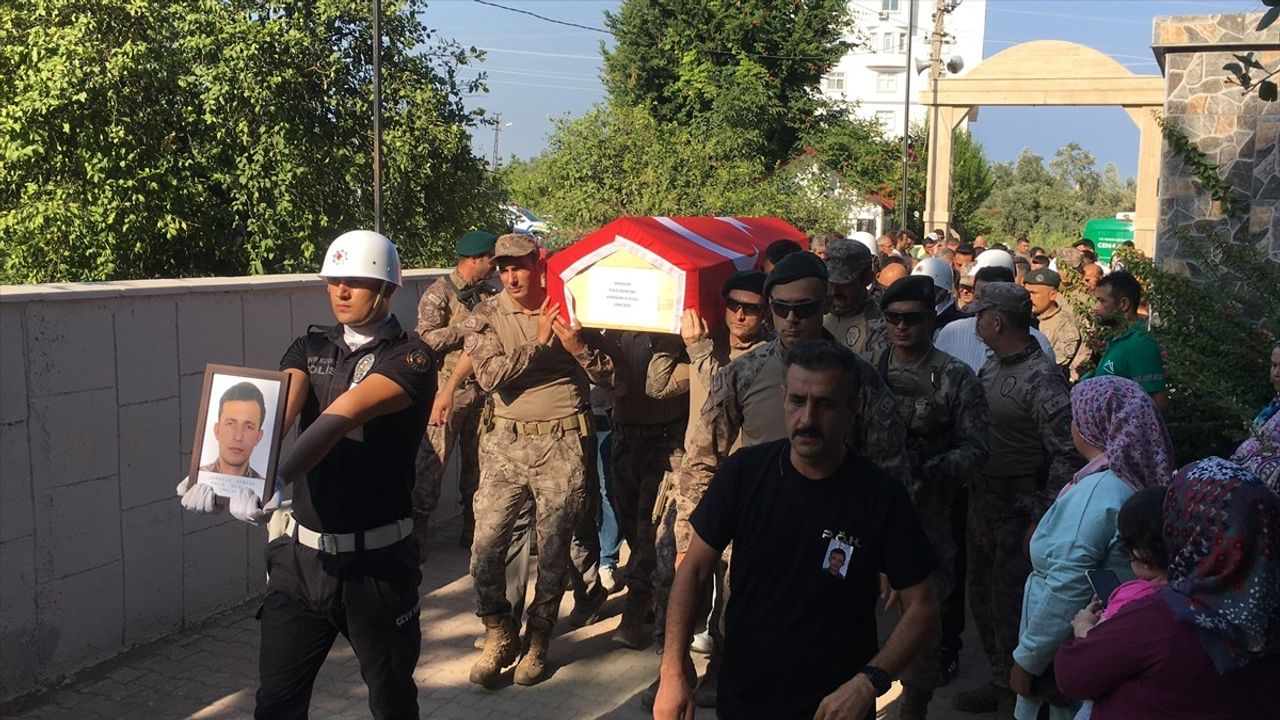 Erdemli'de Trafik Kazası: Polis Memuru Aydoğan Sukuşu'nun Cenazesi Defnedildi
