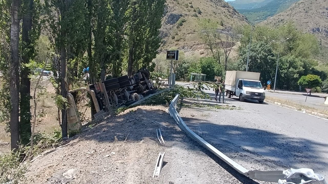 Erzurum'da Hafriyat Kamyonu Kazası: Sürücü Hayatını Kaybetti