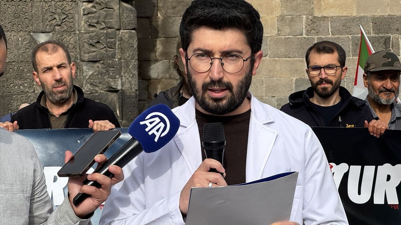 Erzurum'da Hekimler ve Sağlıkçılar Gazze İçin Yürüyüşe Devam Ediyor