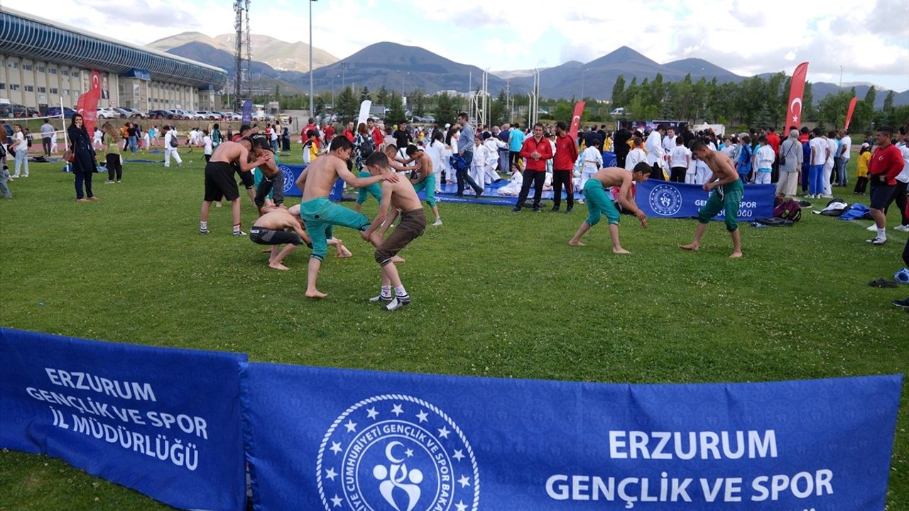 Erzurum'da Yaz Spor Okulları Açıldı