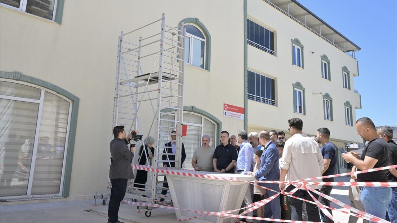 Esenyurt'ta Büyük Osmanlı Camisi'nde Tadilat Çalışmaları Başlatıldı