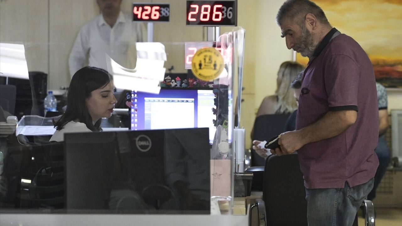Eski Tip Sürücü Belgelerinin Yenilenme Süresi Yarın Sona Eriyor