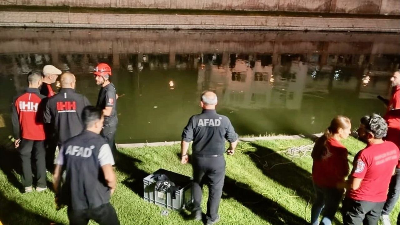 Eskişehir'de Porsuk Çayı'na Düşen Kişinin Cesedi Bulundu