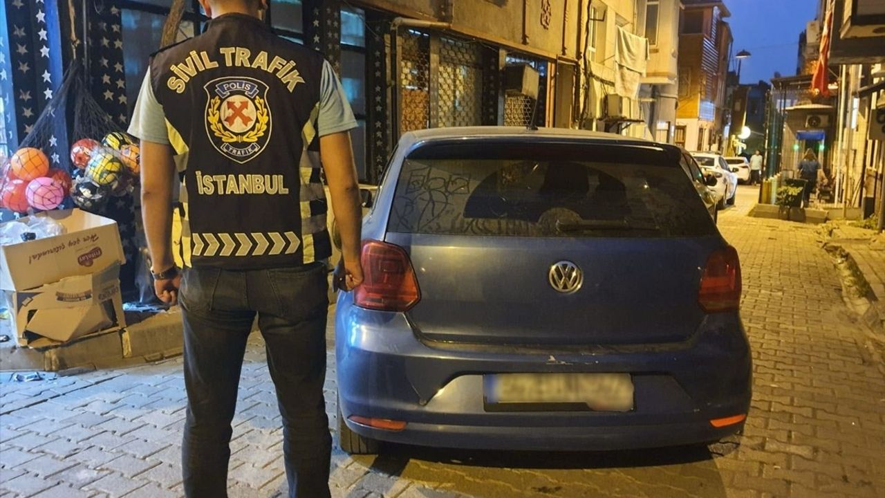 Fatih'te Trafik Güvenliği İhlali: Sürücü 11 Bin 253 Lira Ceza Aldı