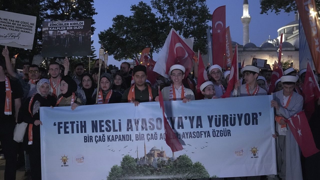 Fetih Nesli Ayasofya'ya Yürüyor