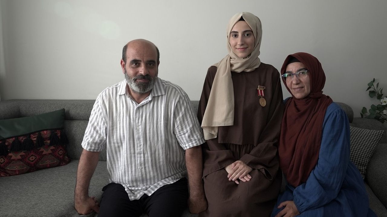 FETÖ'nün Darbe Girişiminin 9. Yılı: Adviyye Gül İsmailoğlu'nun Hatıraları