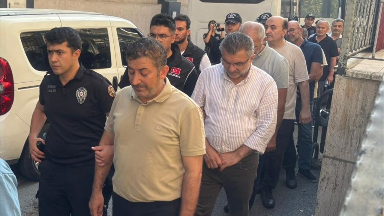 FETÖ Operasyonunda 51 Zanlı Adliyeye Sevk Edildi