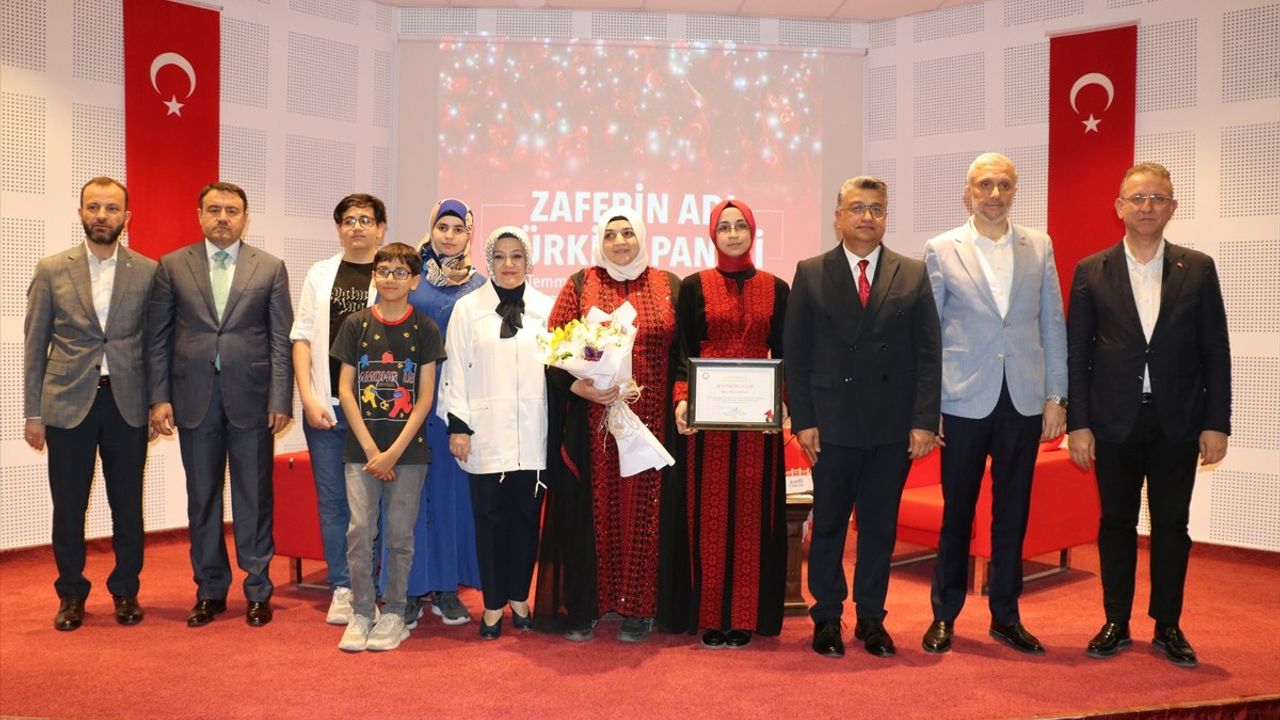 Filistinli Öğrenci Alaa Zaaroura'nın Başarı Hikayesi