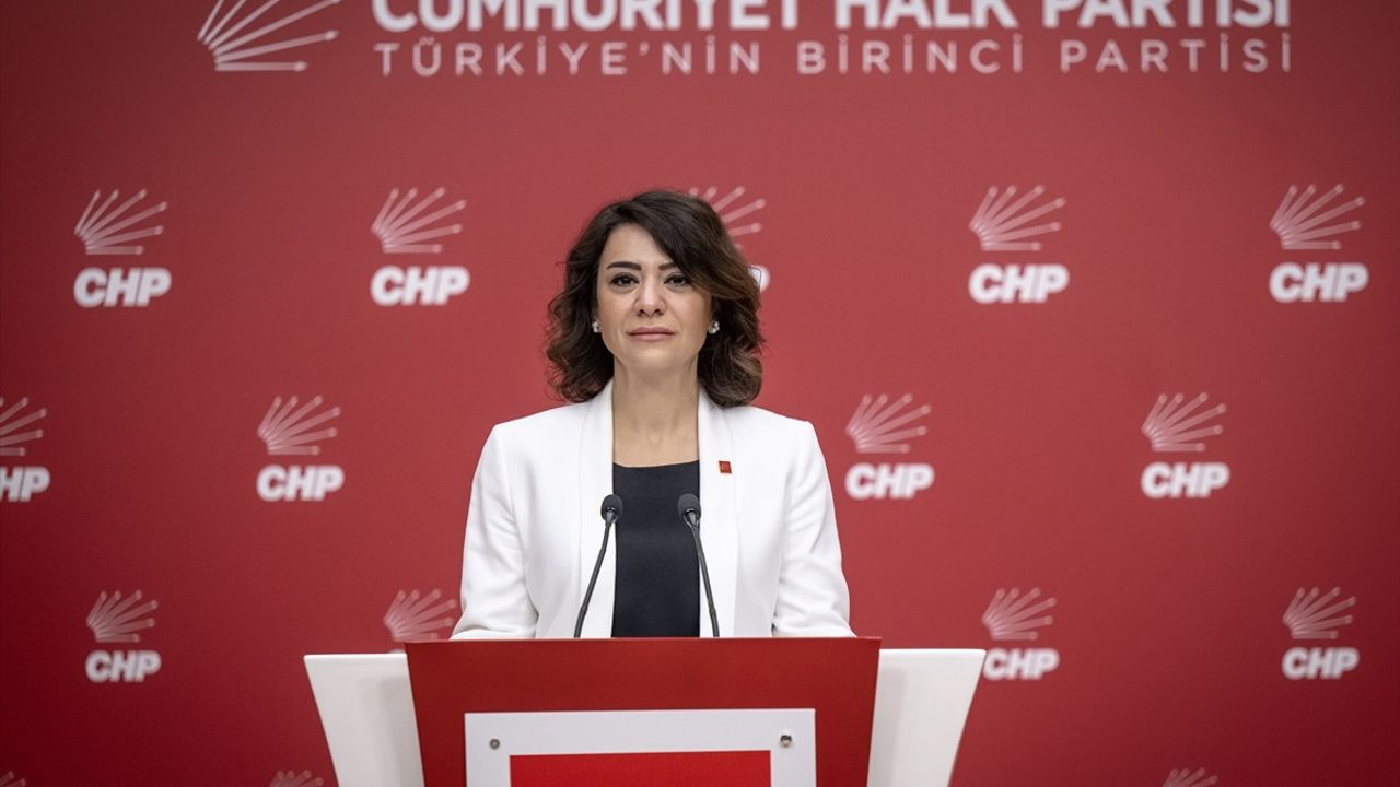 Gamze Taşcıer: "Toplu Sözleşmeler Çocuk Oyuncağı Değildir"