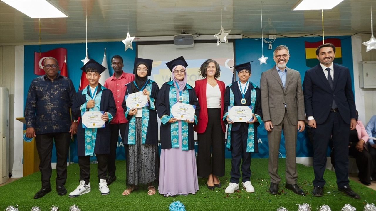 Gana'da Maarif Okulu'nda Mezuniyet Töreni
