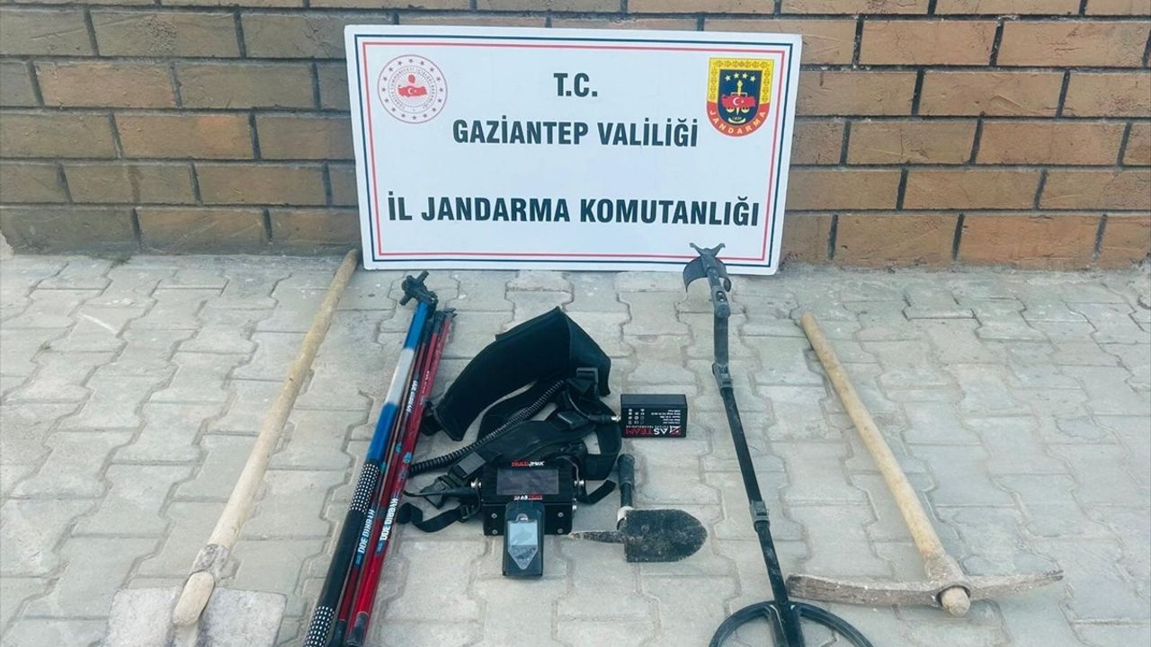 Gaziantep'te Kaçak Kazı Operasyonu: 9 Şüpheli Yakalandı