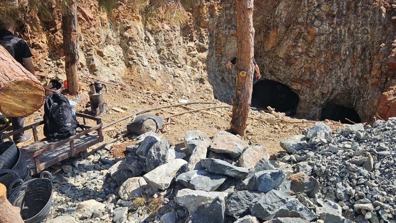Gaziantep'te Kaçak Krom Ocağı Açan 3 Kişi Yakalandı