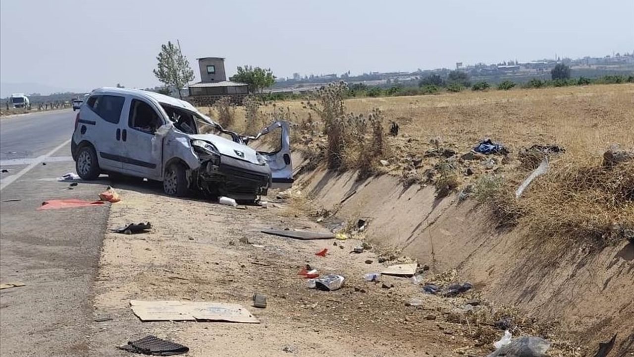 Gaziantep'te Takla Atan Hafif Ticari Araç Kazasında Sürücü Hayatını Kaybetti
