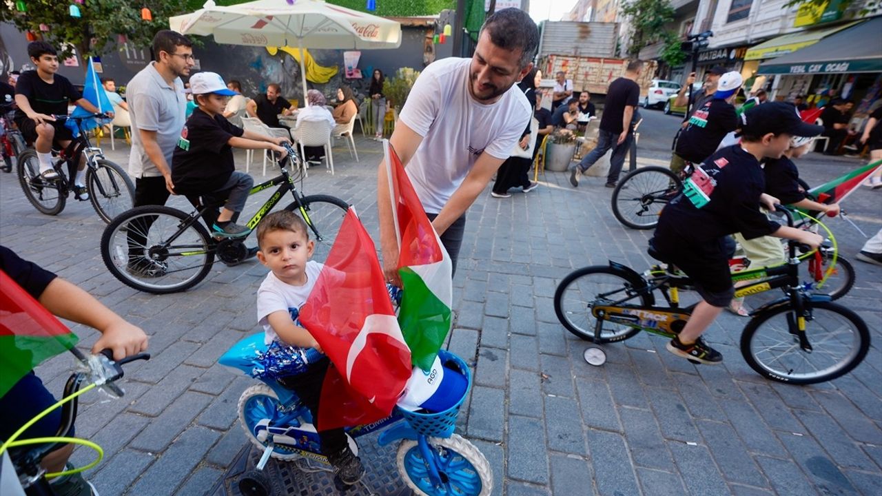 Gaziosmanpaşa'da Bisiklet Turu ile Filistin'e Destek