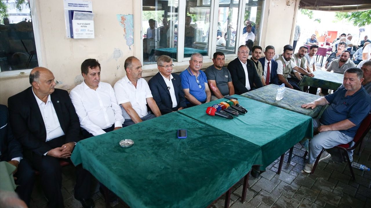 Gelecek Partisi Lideri Davutoğlu'ndan Bursa'daki Yangın Ziyareti