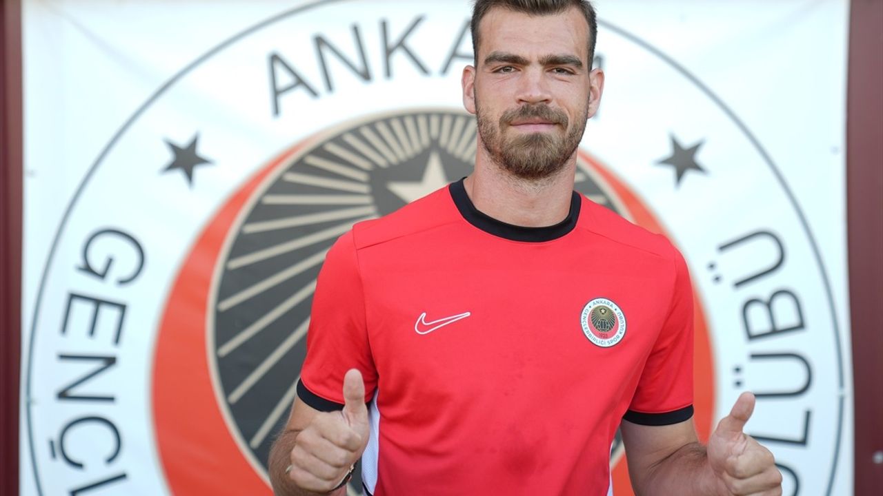 Gençlerbirliği'nde Yeni Transferler Onyekuru ve Goutas Basının Karşısında