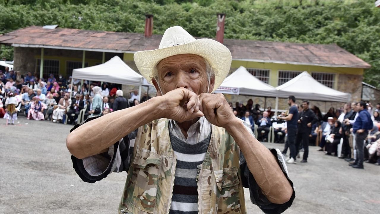 Giresun'da Islık Dili Kültür ve Sanat Festivali Düzenlendi