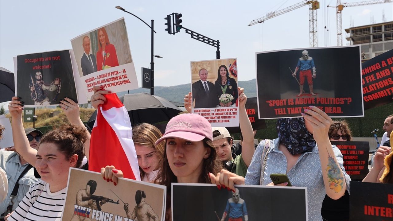 Gürcistan'da Rus Sporculara Protesto