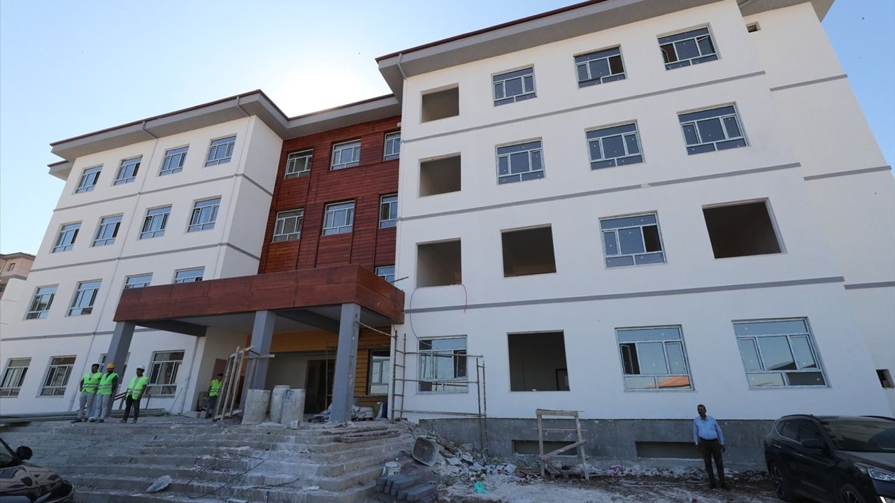 Hatay'da Deprem Sonrası Okul İnşaatları Devam Ediyor