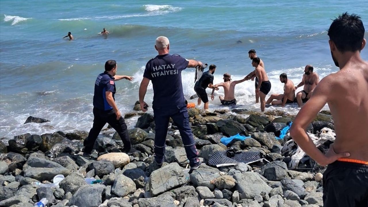 Hatay'da Rip Akıntısı Faciası: 2 Genç Kurtarıldı