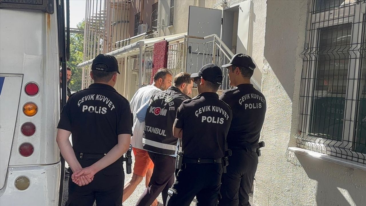 İBB Yolsuzluk Soruşturmasında 17 Zanlı Adliyeye Sevk Edildi