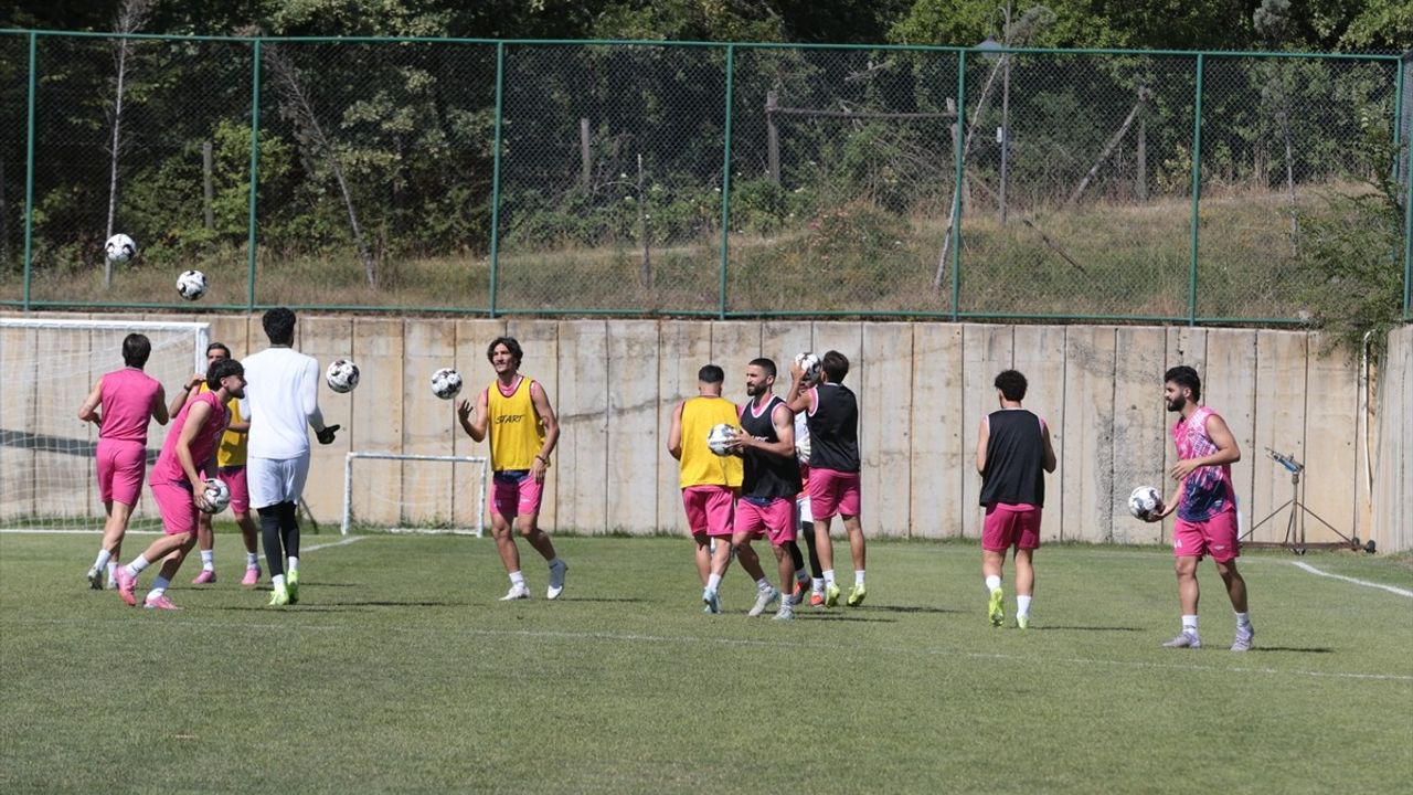 İran Futbol Takımı Traktör Yeni Sezon Hazırlıklarını Bolu'da Tamamlıyor