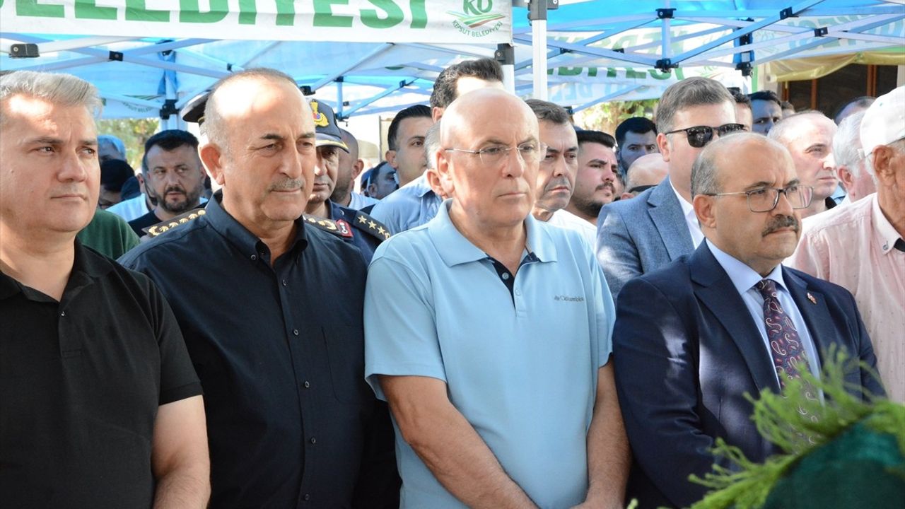 İsmail Ok'un Annesi Son Yolculuğuna Uğurlandı